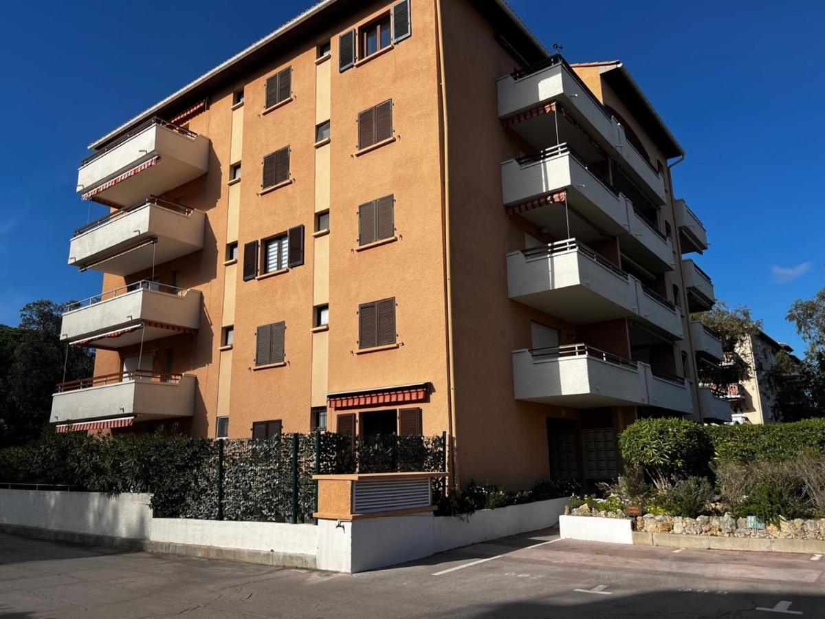 Joli Studio Ensolleille Cavalaire-sur-Mer Εξωτερικό φωτογραφία
